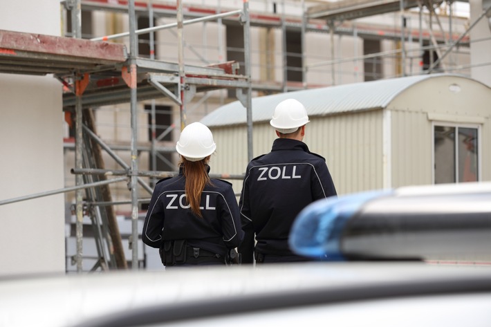 HZA-UL: Zoll-Ermittlungen/Arbeitnehmer nicht zur Sozialversicherung gemeldet/ Mutmaßlicher Schaden: 2,8 Mio. Euro