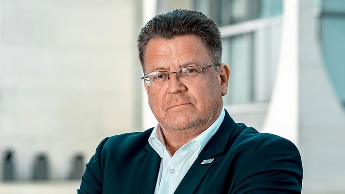 Stephan Brandner: Abschaltung von drei Spartensendern darf nur ein erster Schritt sein